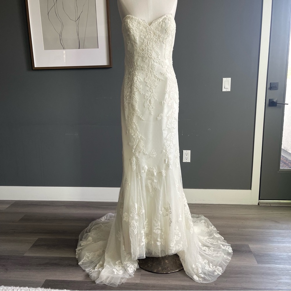 Strapless Ivory Lace Wedding Dress